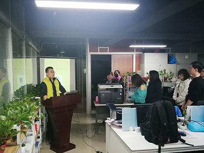 杜伯特洗瓶機！打造專業(yè)化強隊，把握清洗領(lǐng)域新機遇