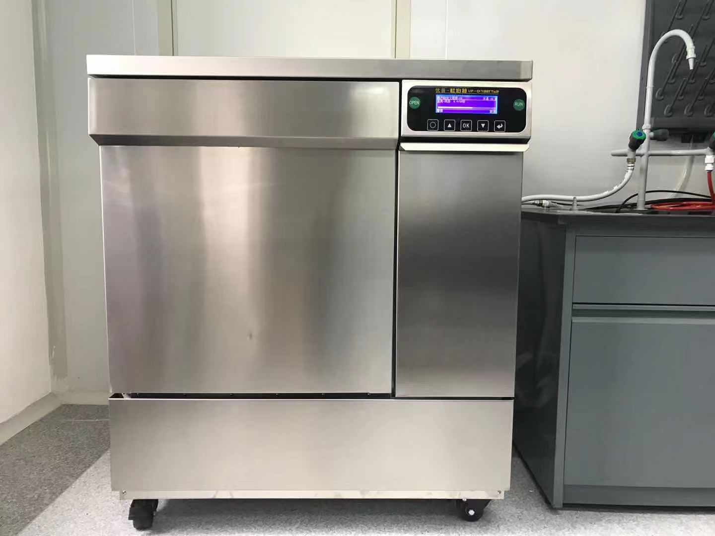 實驗室洗瓶機在現(xiàn)實生產(chǎn)中應(yīng)用